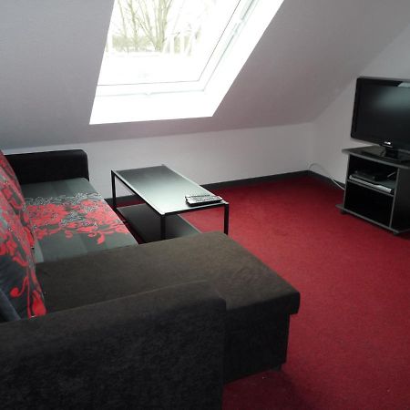 Ferienwohnung In Duesseldorf Hassel Екстер'єр фото