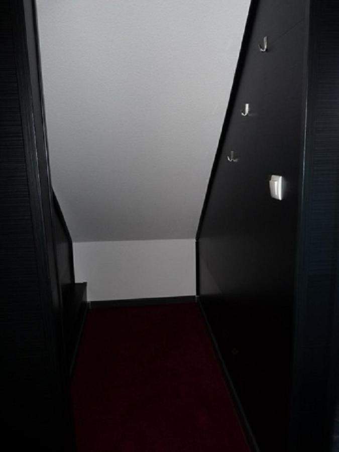 Ferienwohnung In Duesseldorf Hassel Екстер'єр фото