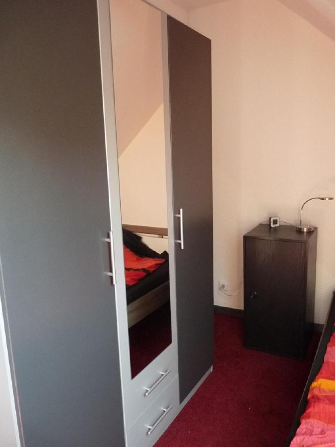 Ferienwohnung In Duesseldorf Hassel Екстер'єр фото