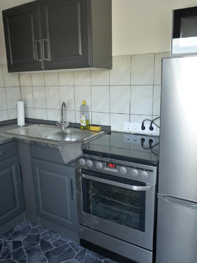 Ferienwohnung In Duesseldorf Hassel Екстер'єр фото
