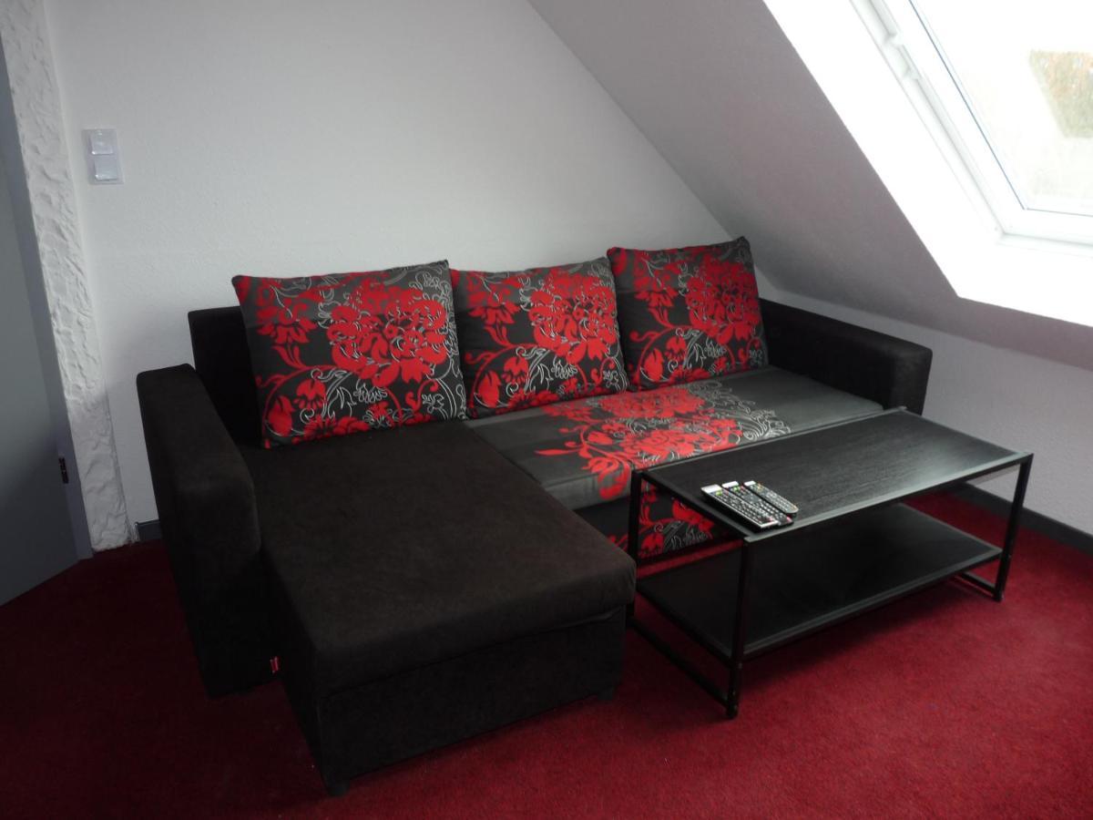 Ferienwohnung In Duesseldorf Hassel Екстер'єр фото
