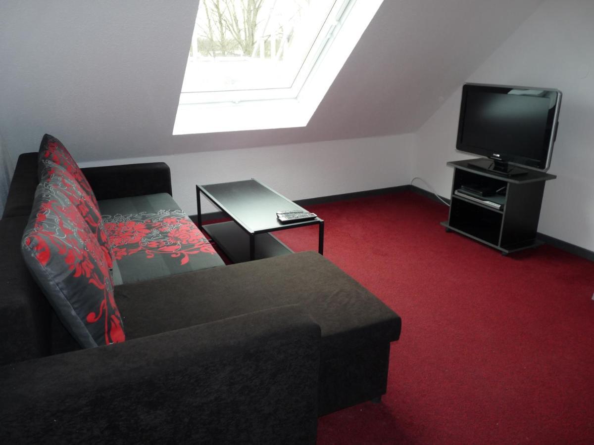 Ferienwohnung In Duesseldorf Hassel Екстер'єр фото